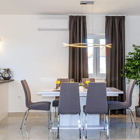 Nikol Appartement *