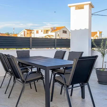 Nikol Apartman Trogir